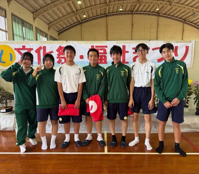 本日(11/7)開催された中郷地区ふれあい文化祭・福祉まつりで、中郷中学校の生徒たちがボランティアで大活躍でした❣️

🍀じぶんのまちを良くするしくみ🍀

#ボランティア #学生ボランティア #学生ボランティアスタッフ #都城市 #都城市社会福祉協議会 #都城市共同募金委員会 #ボランティアセンター #社協 #ふれあい文化祭